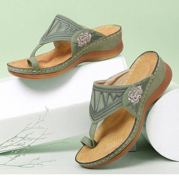 Sandales orthopédiques compensées brodées de fleurs - Image 12